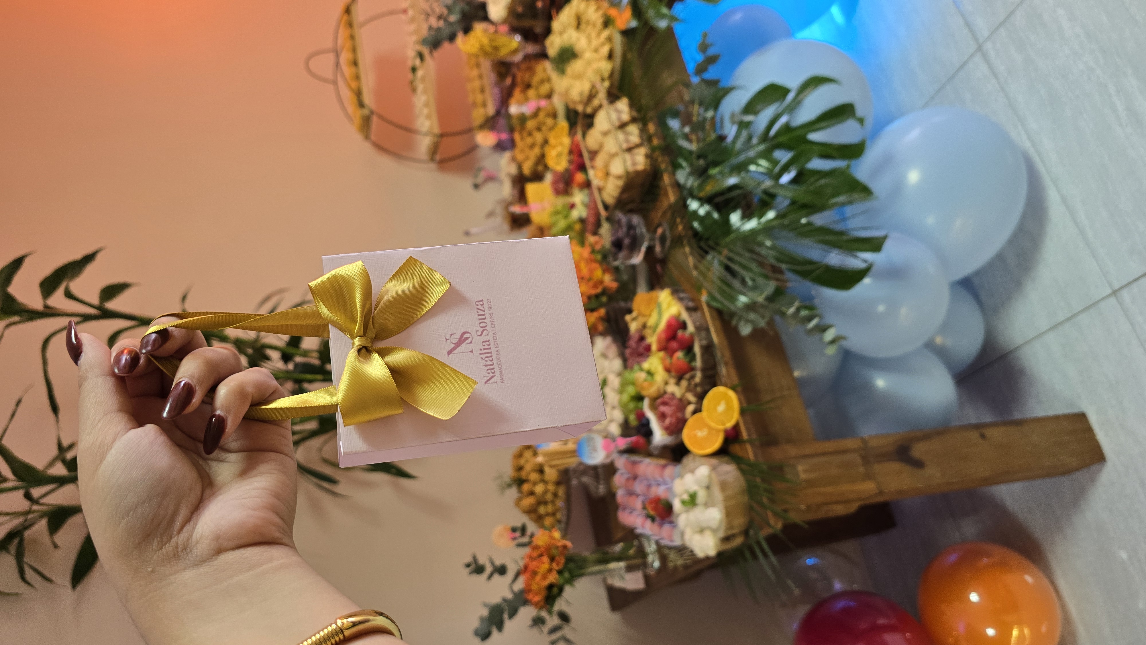 Lançamento moda praia – brinde de parceira dado no evento